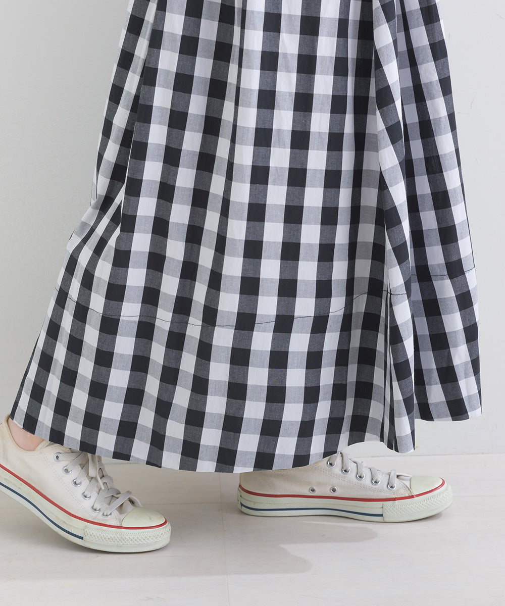 タックボリュームフレアスカート