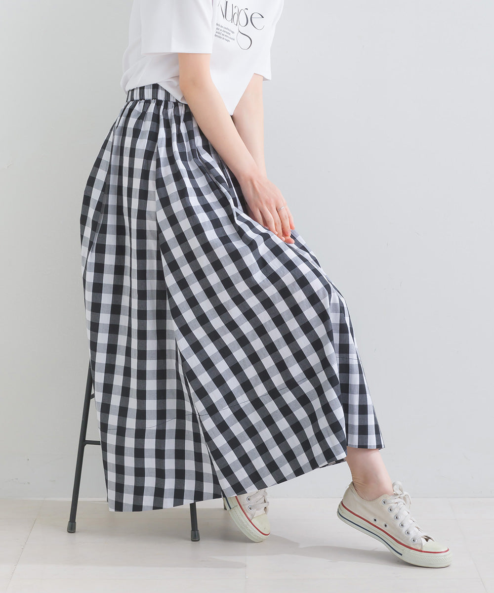 タックボリュームフレアスカート