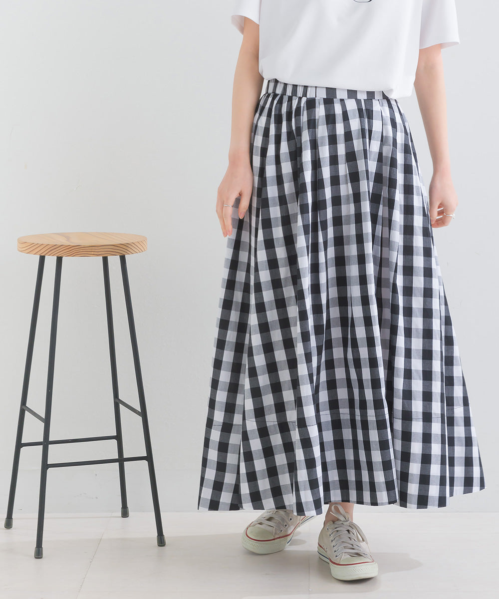 タックボリュームフレアスカート