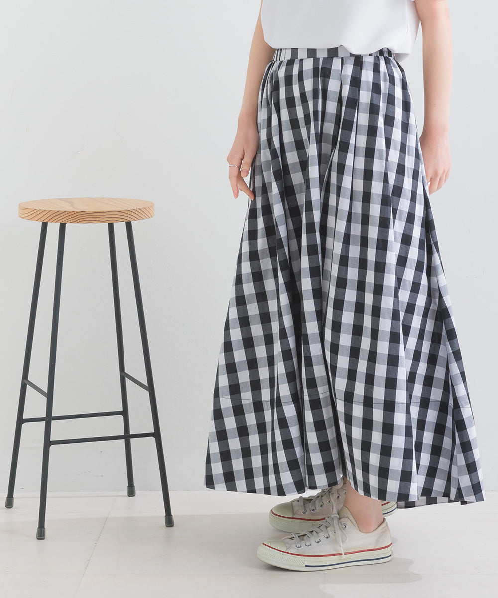 タックボリュームフレアスカート