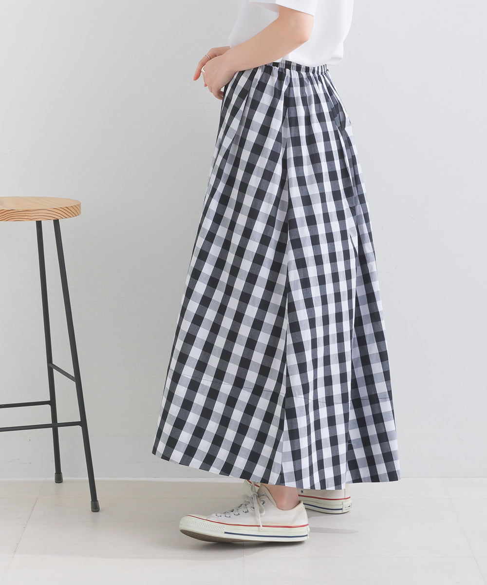 タックボリュームフレアスカート