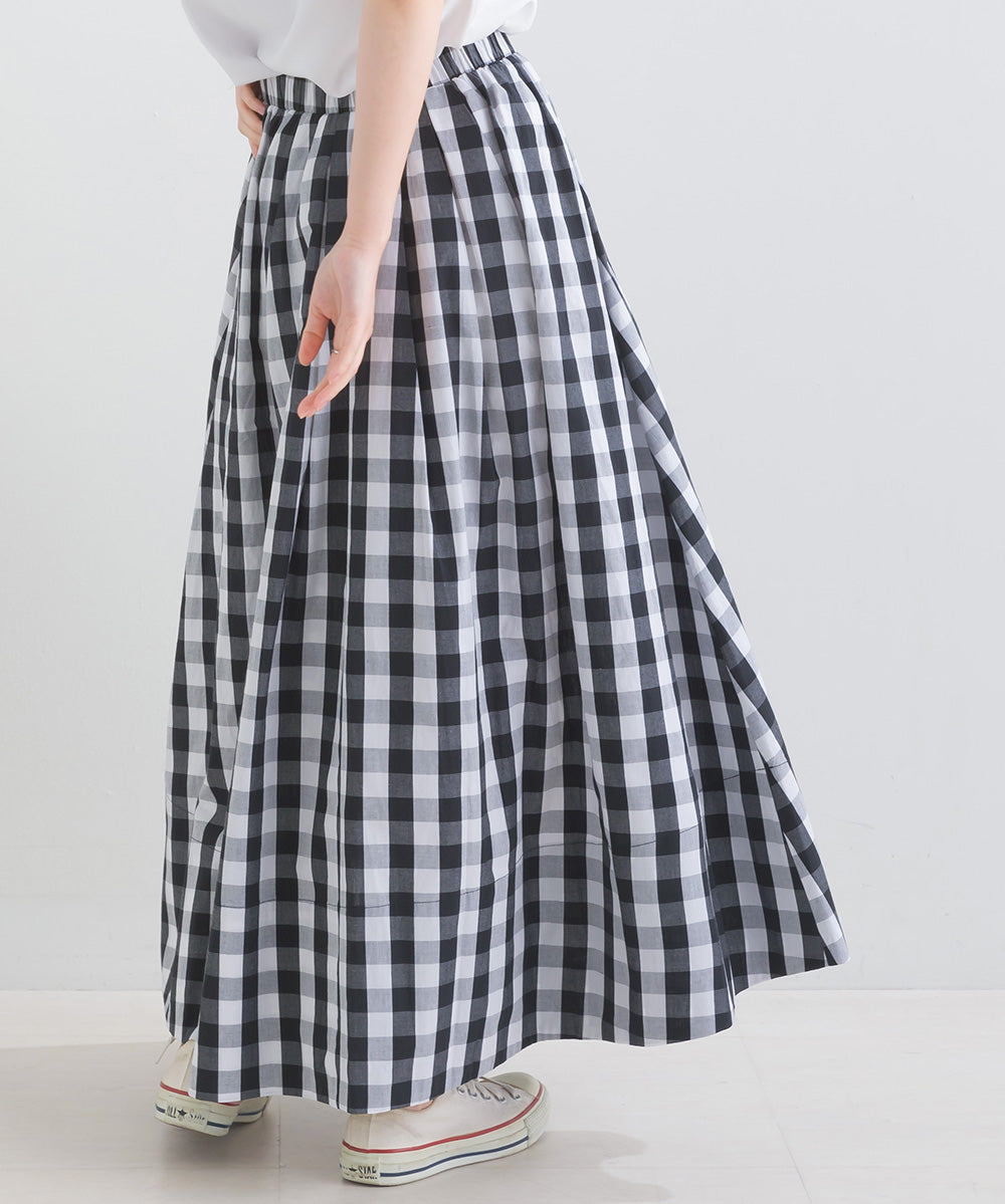 タックボリュームフレアスカート