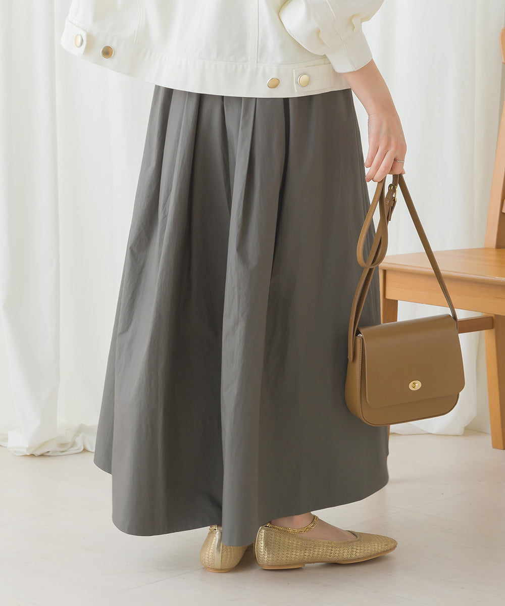 タックボリュームフレアスカート