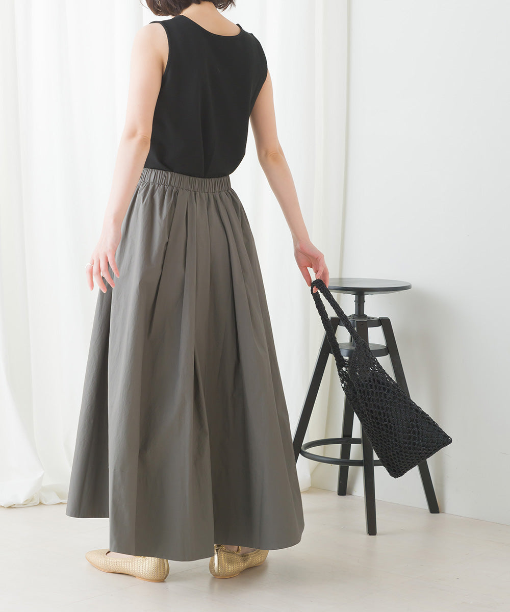 タックボリュームフレアスカート