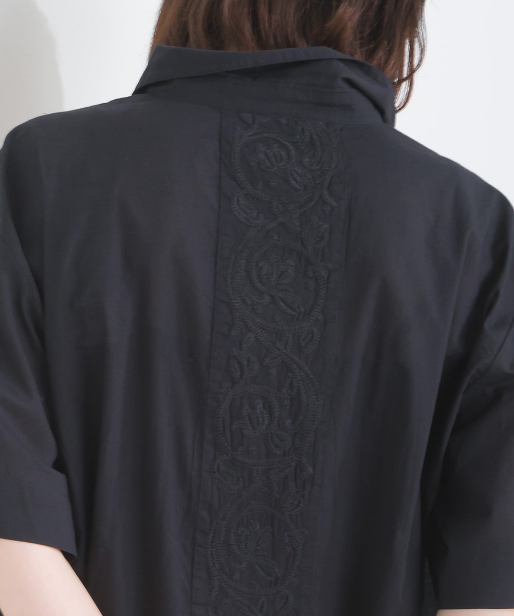 バック刺繡シャツワンピース