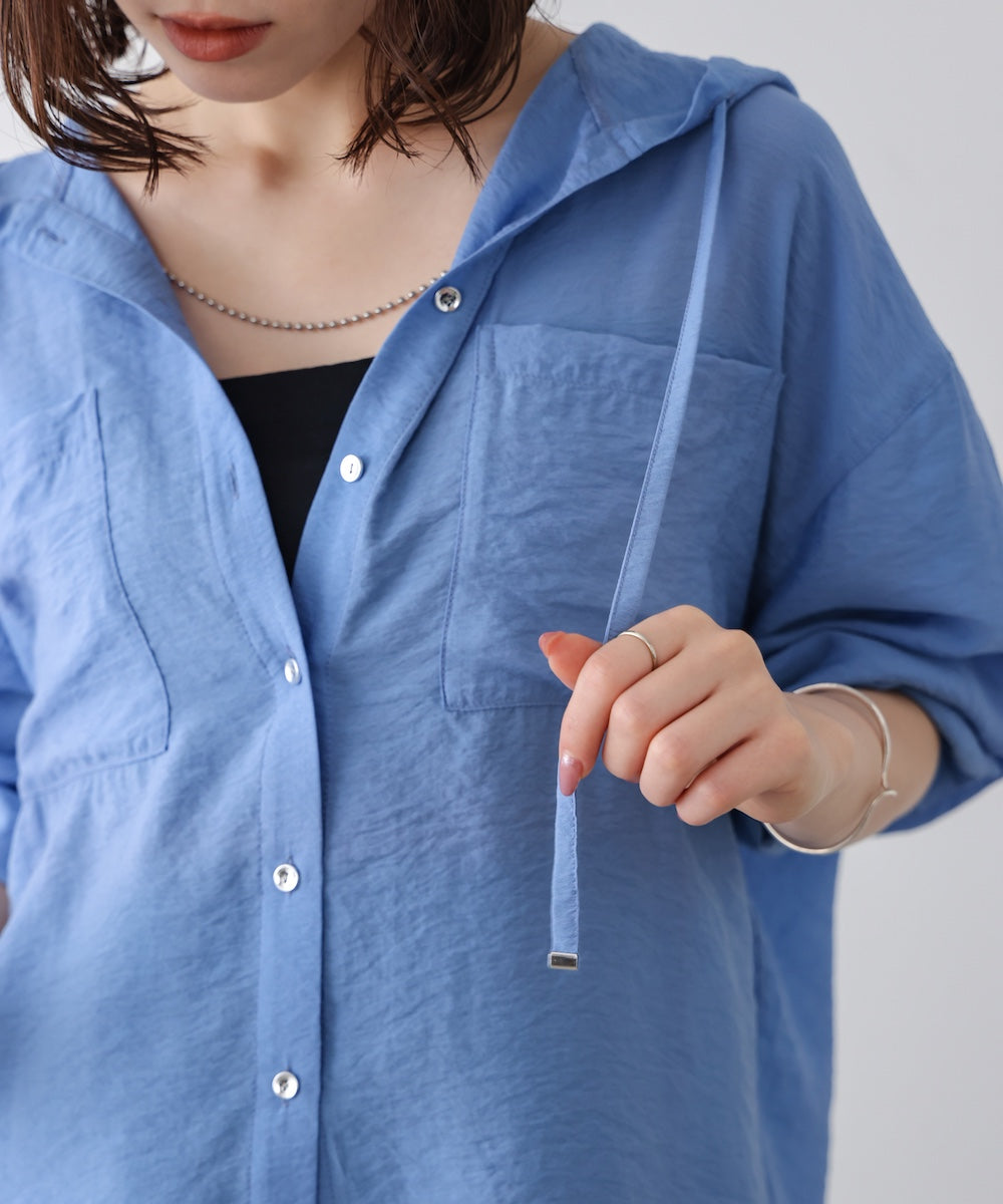 フーデットシャツ