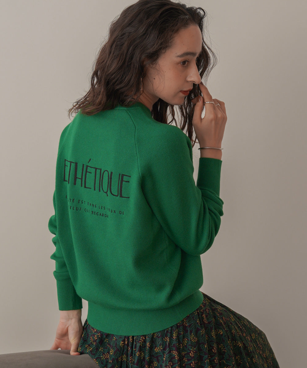 【新色追加・WEB限定】スウエットライク刺しゅうニット