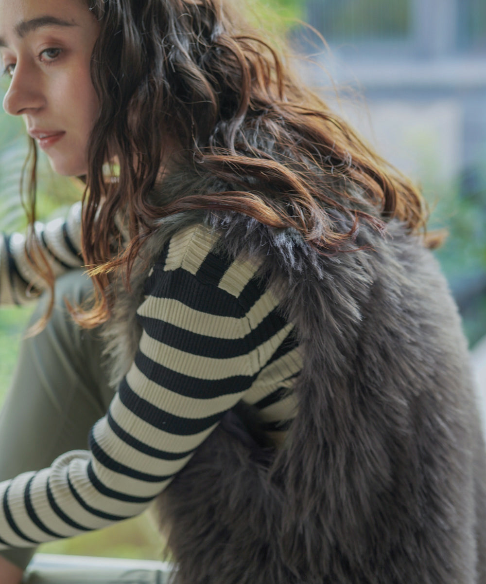 【WEB限定】フェイクロングフォックスファーベスト