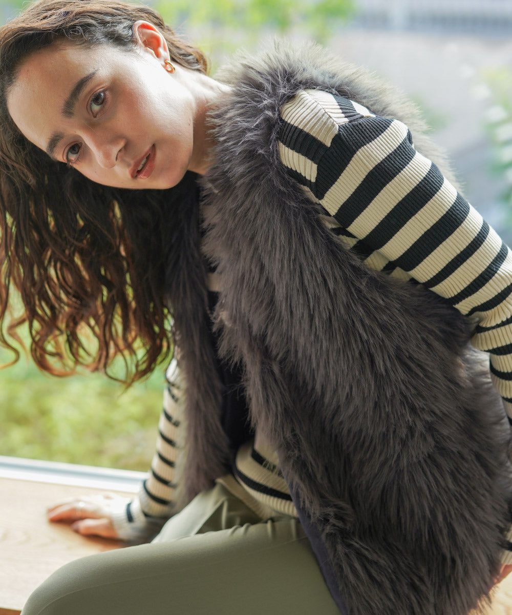 【WEB限定】フェイクロングフォックスファーベスト