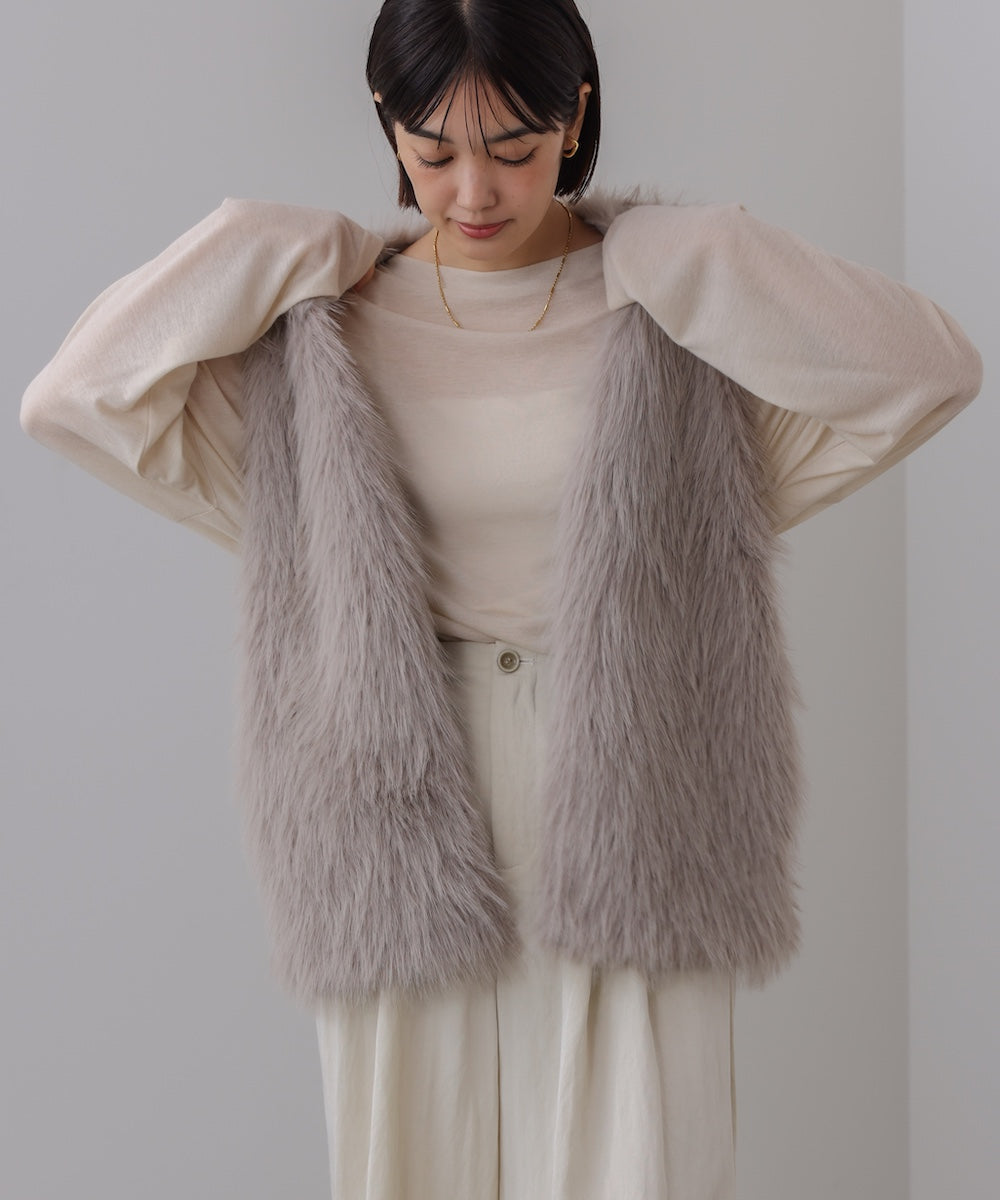 【WEB限定】フェイクロングフォックスファーベスト