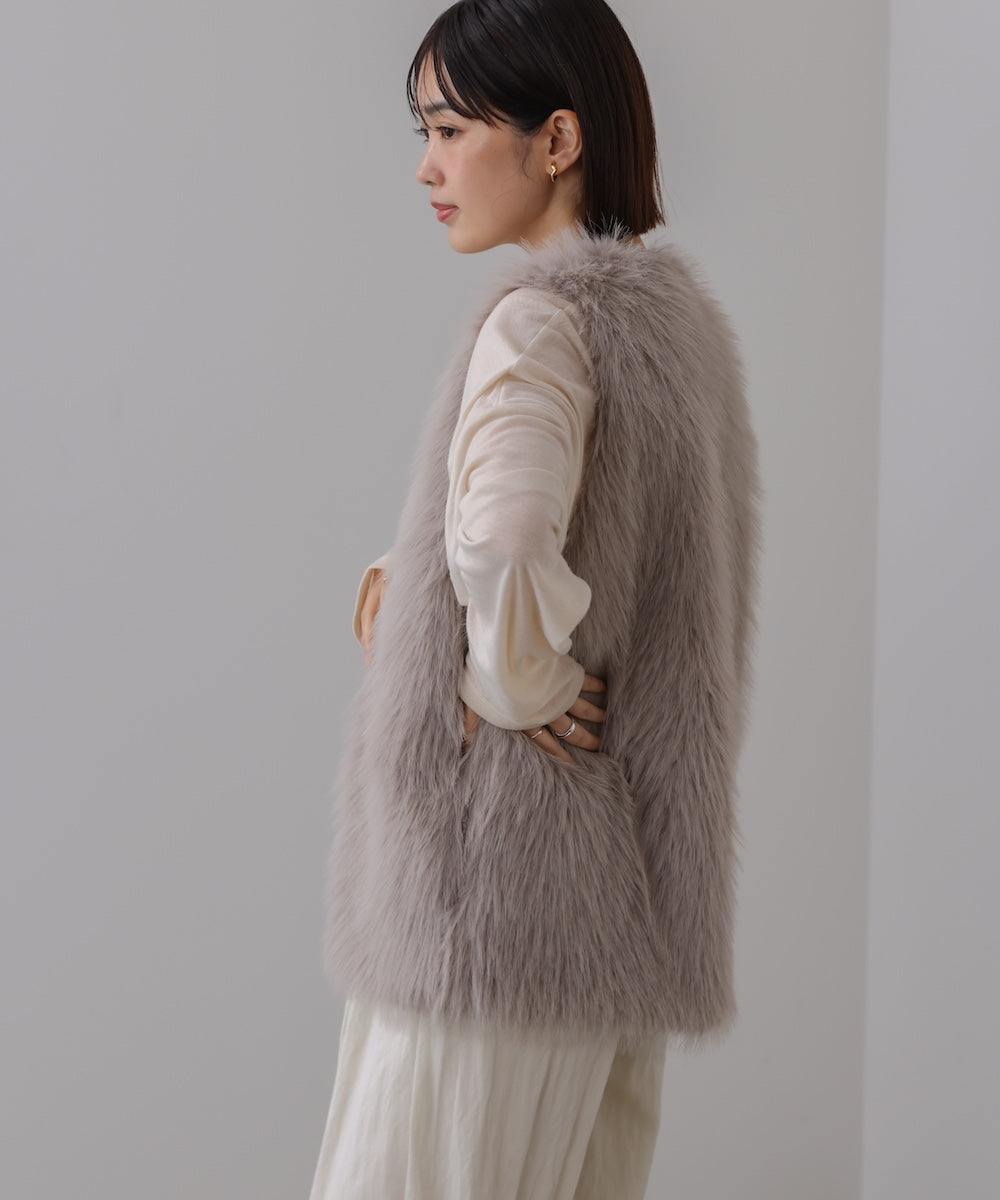 【WEB限定】フェイクロングフォックスファーベスト