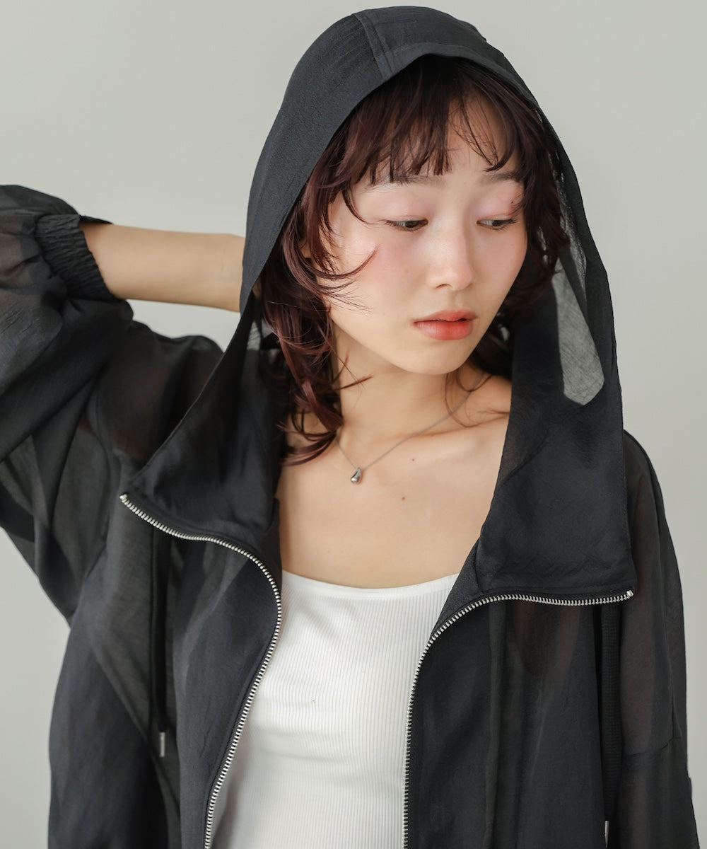 フード付きボリュームマウンテンパーカ