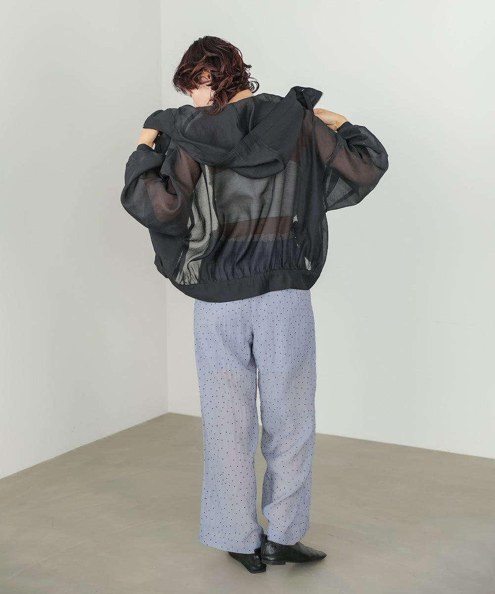 フード付きボリュームマウンテンパーカ