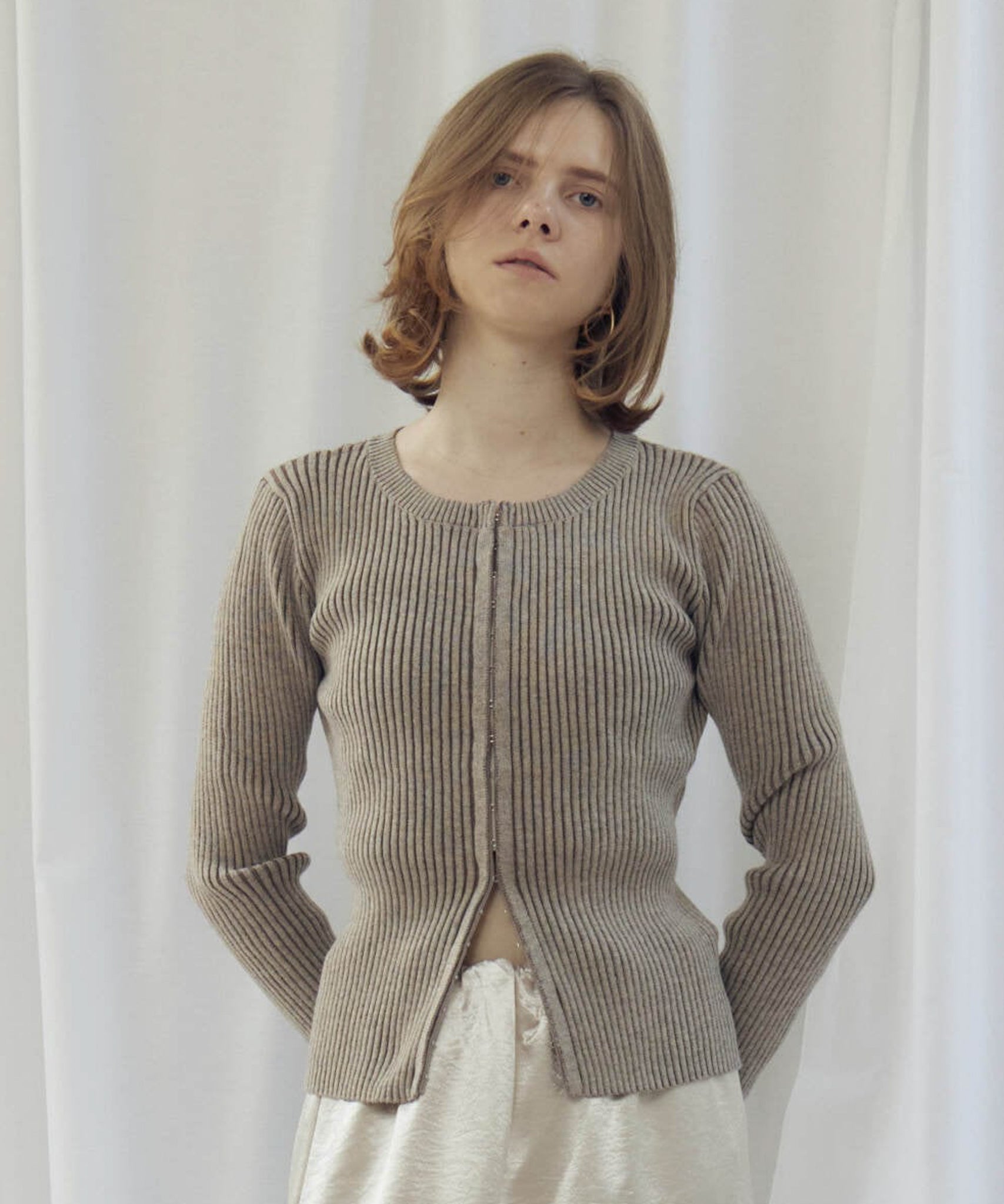CREW NECK CARDIGAN