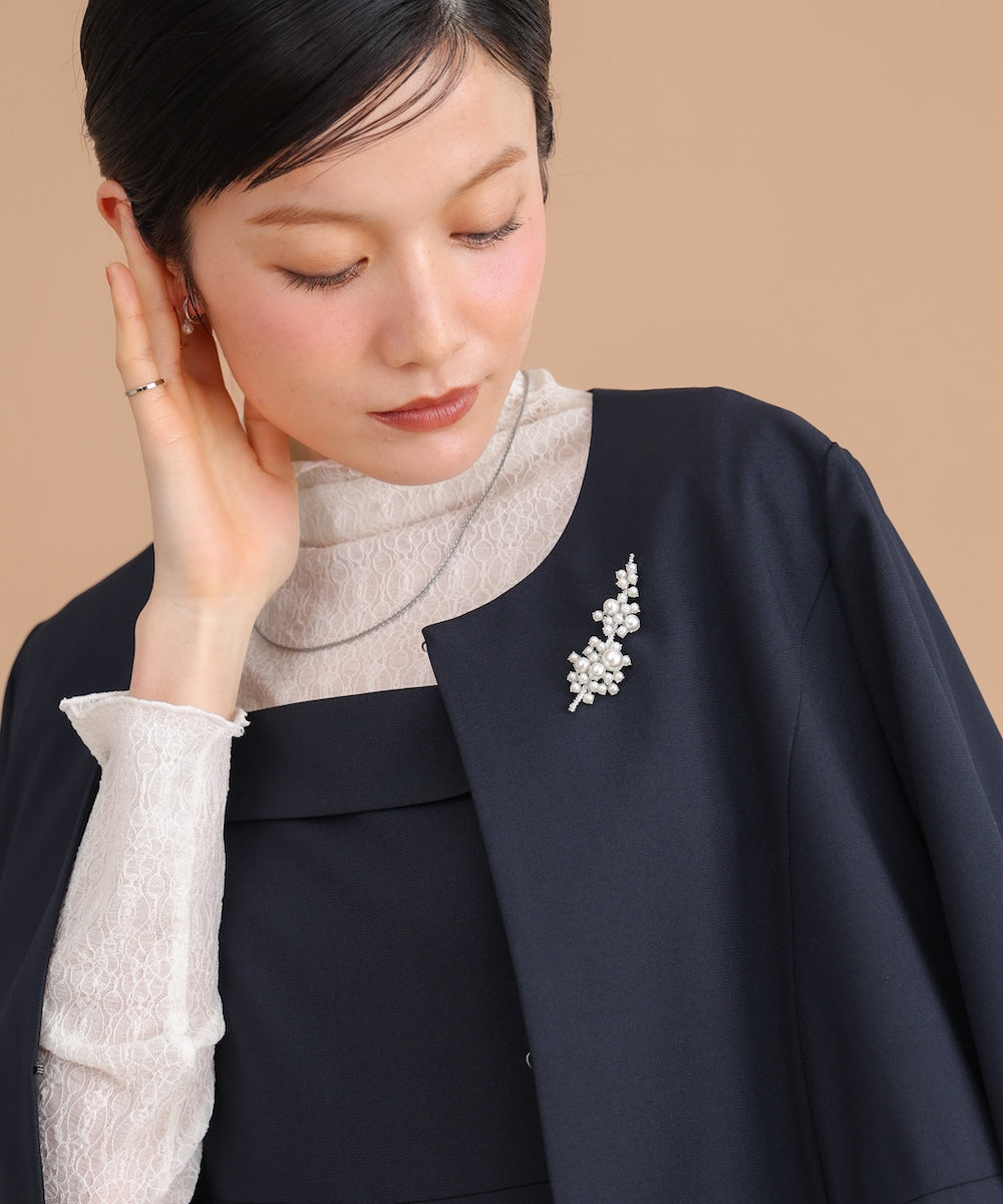 パールモチーフブローチ