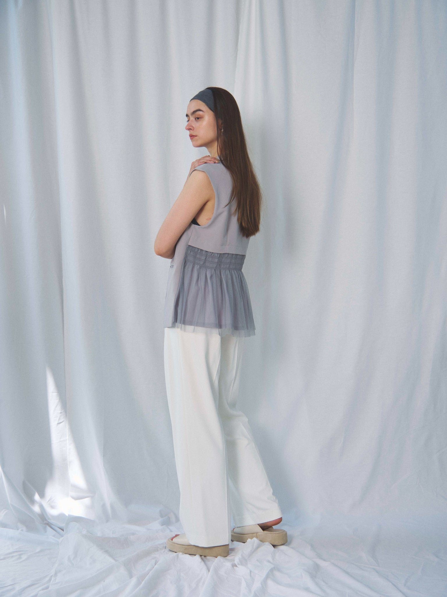 TULLE DOCKING GILET(チュールドッキングジレ)