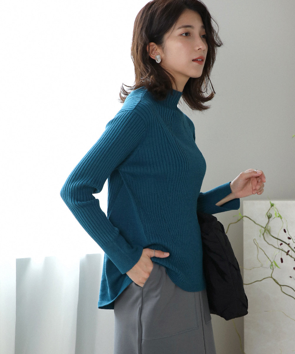 BouJeloud ヒートAラインハイネック袖スリットトップス