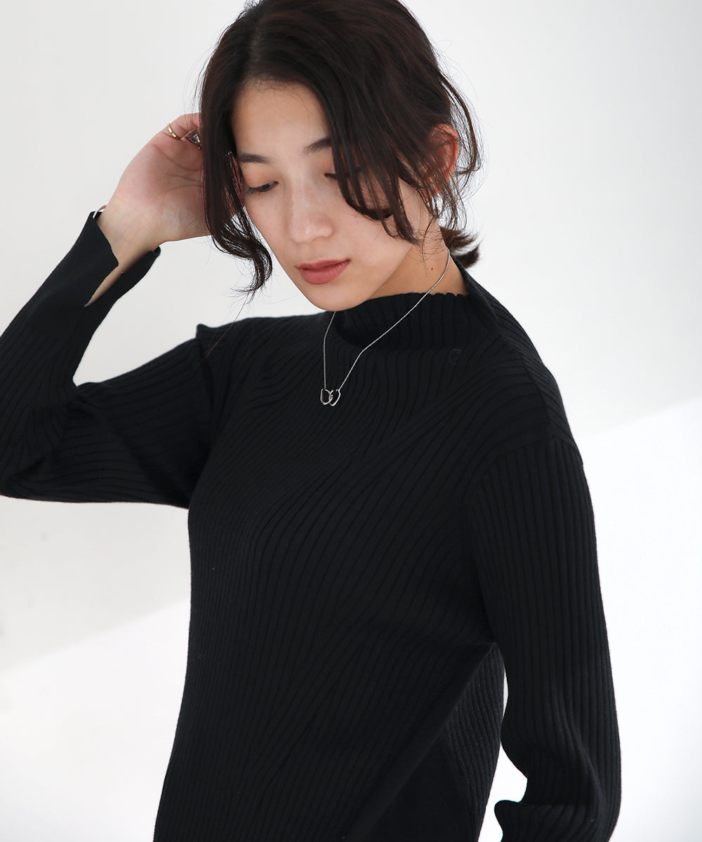 BouJeloud ヒートAラインハイネック袖スリットトップス