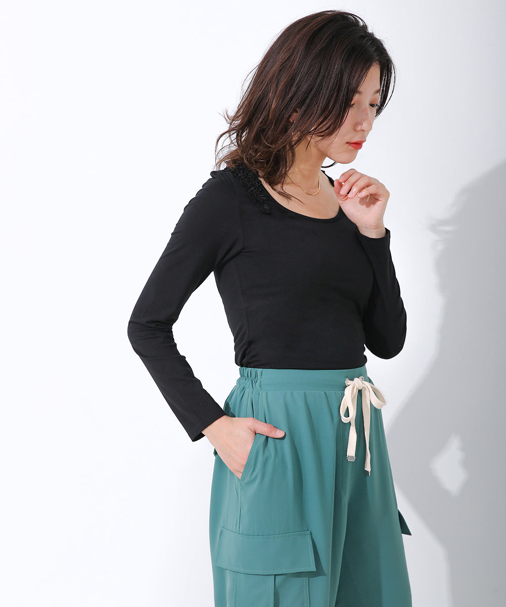 BACKモチーフレース付ロンT