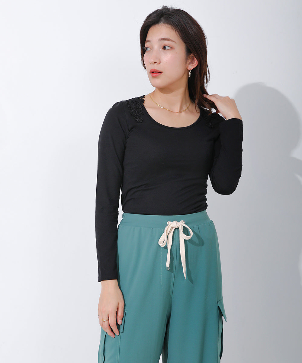 BACKモチーフレース付ロンT