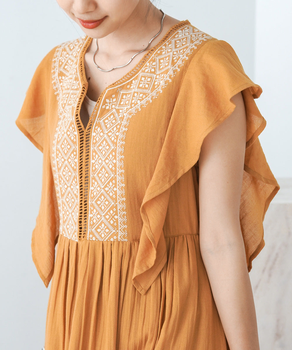 Bab フロント刺繍袖フリルワンピース