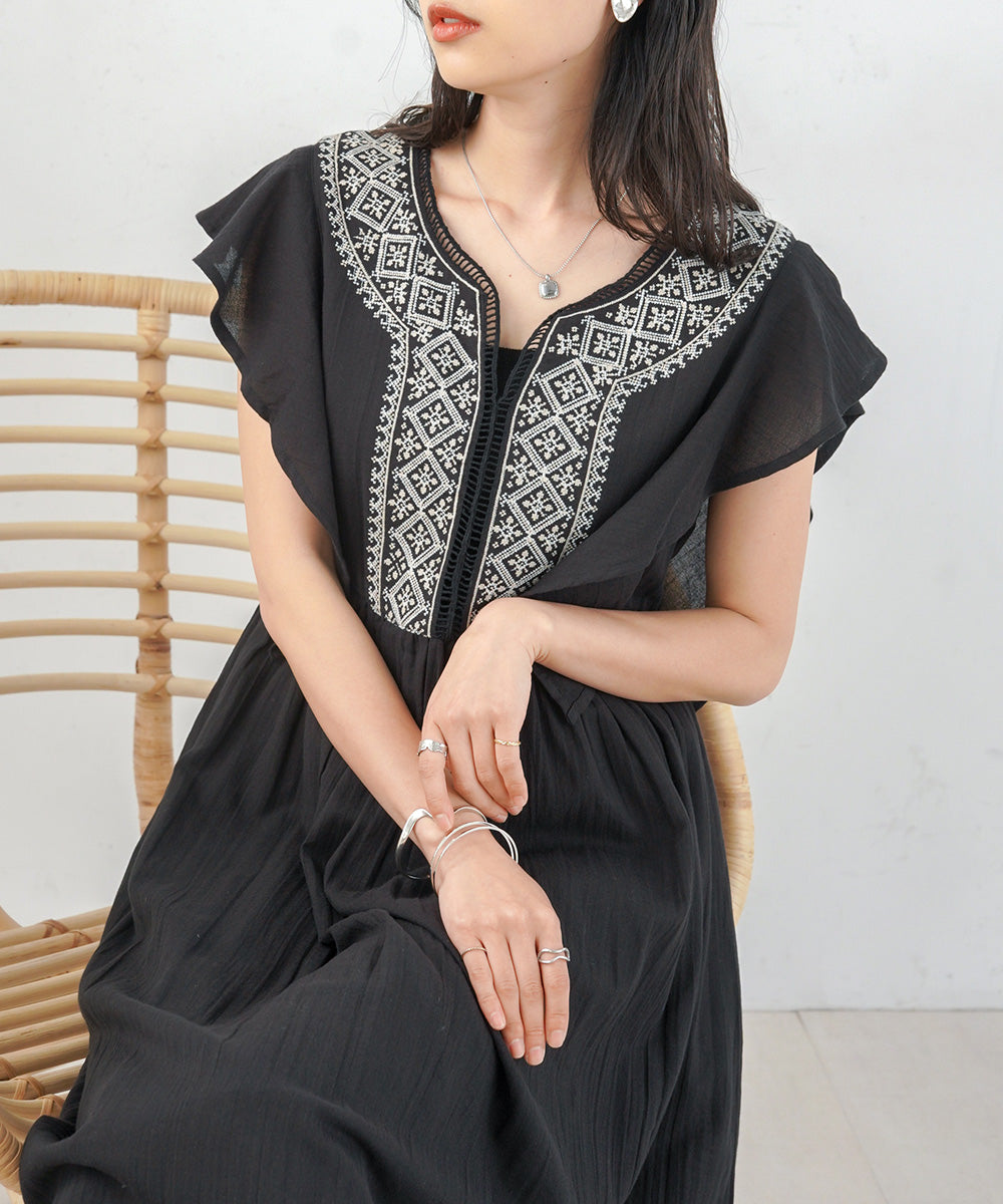 Bab フロント刺繍袖フリルワンピース