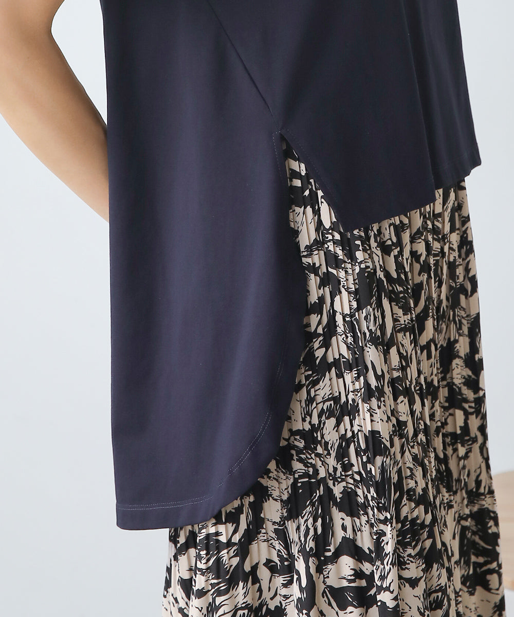 発泡ロゴプリントTシャツ