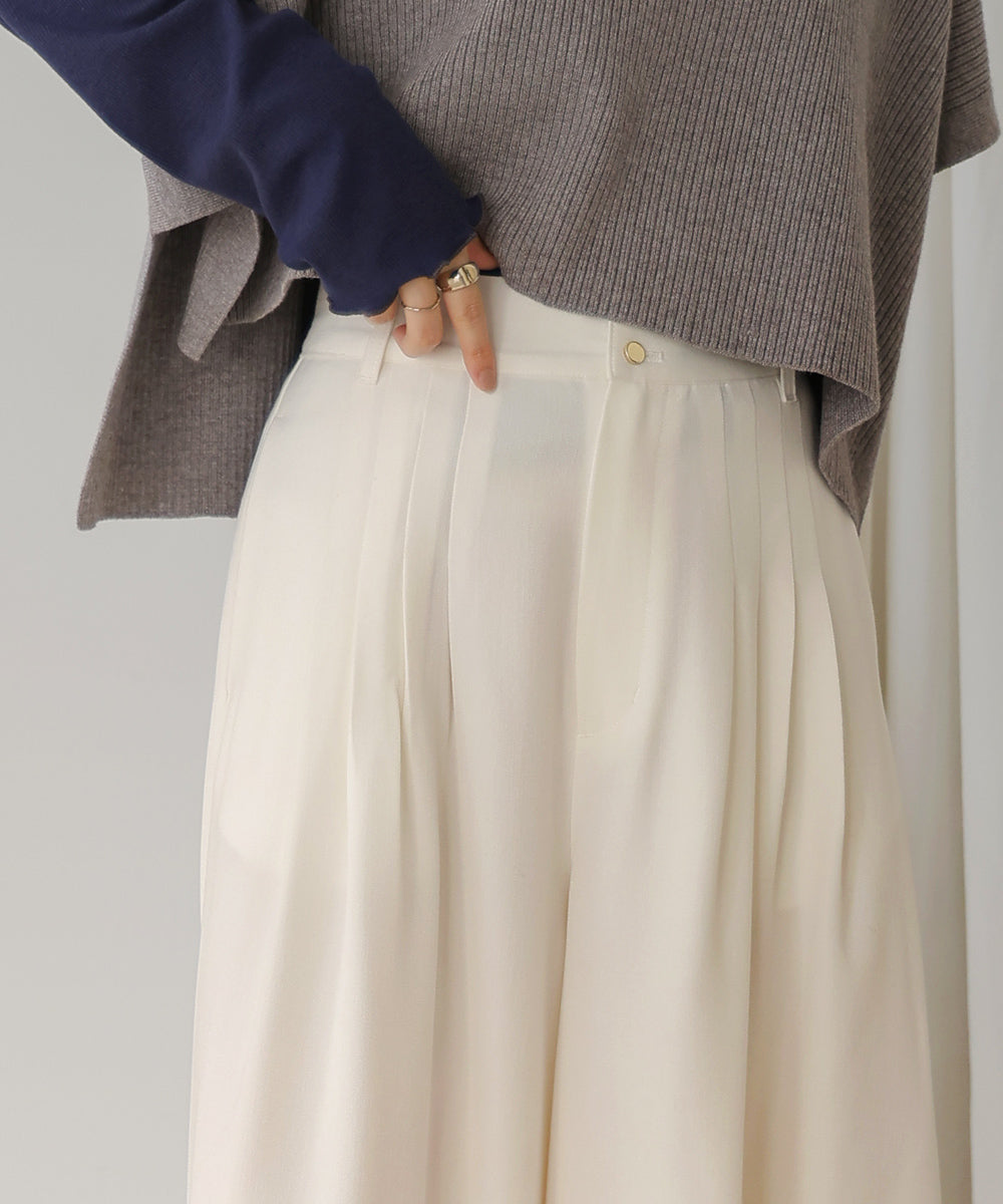 ボリュームタックパンツ