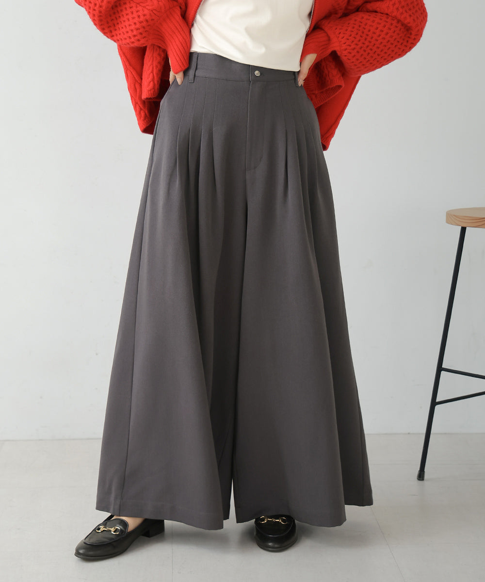 ボリュームタックパンツ