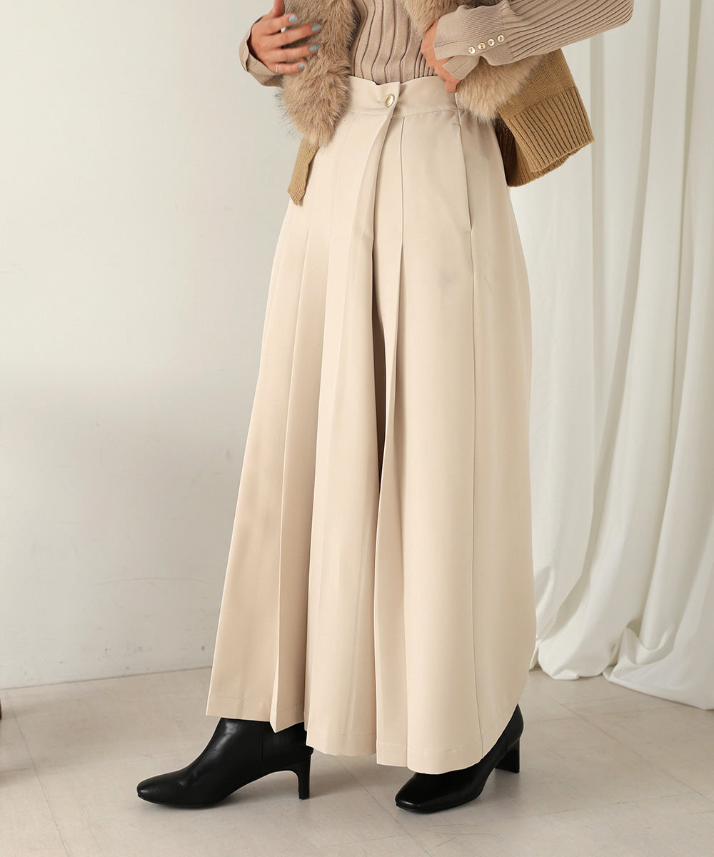 フロントプリーツパンツ