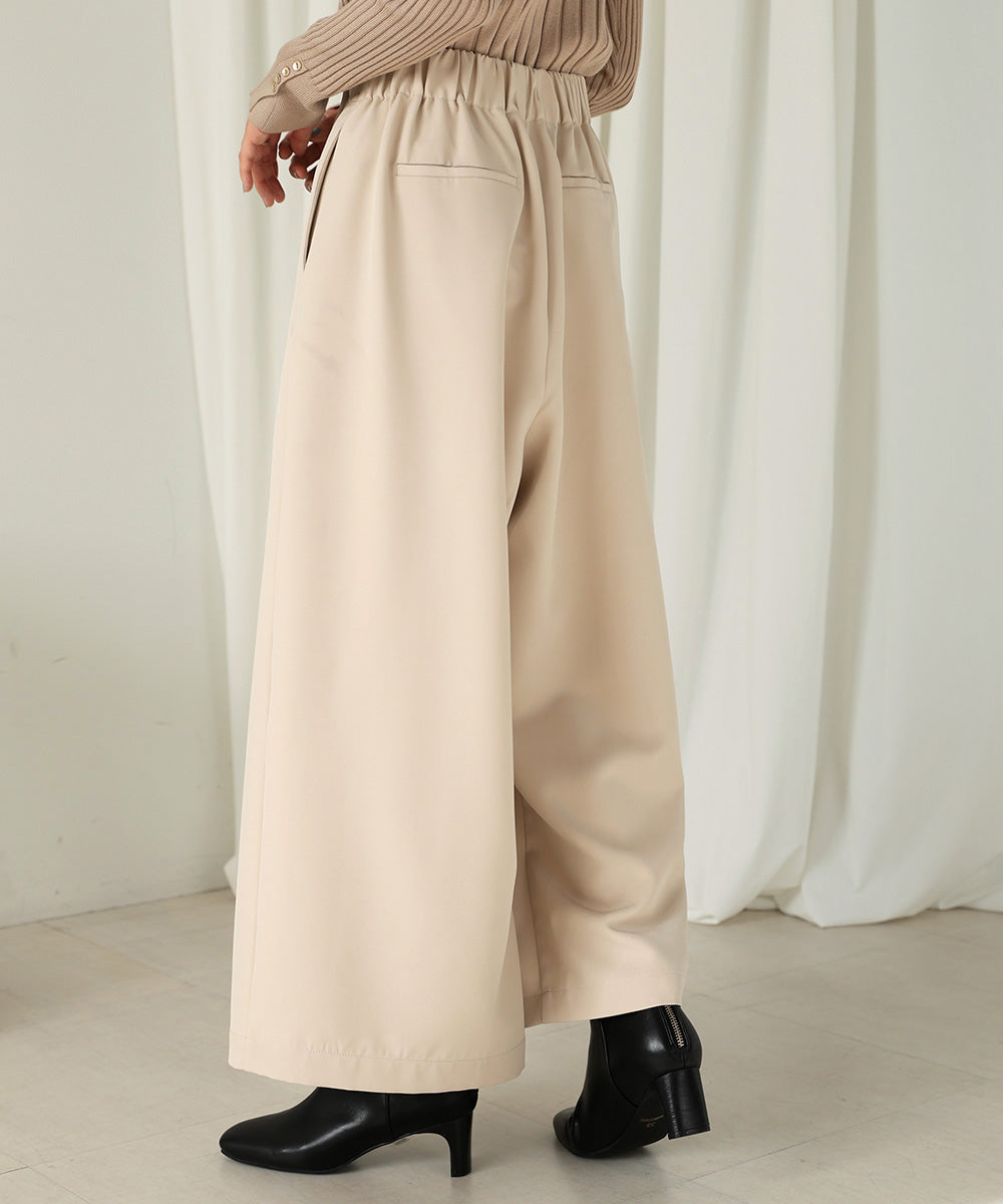 フロントプリーツパンツ