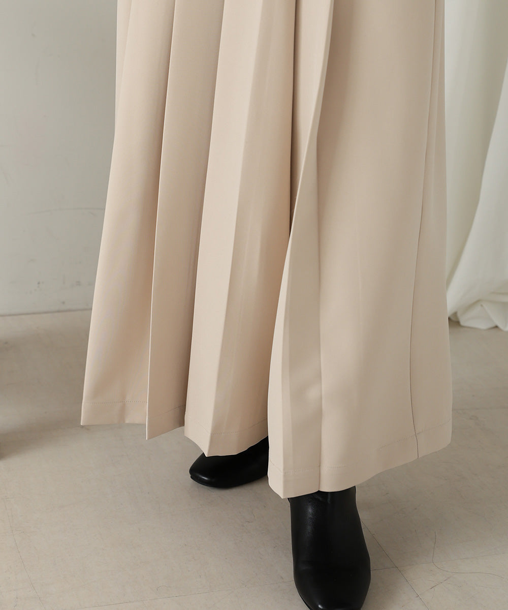 フロントプリーツパンツ