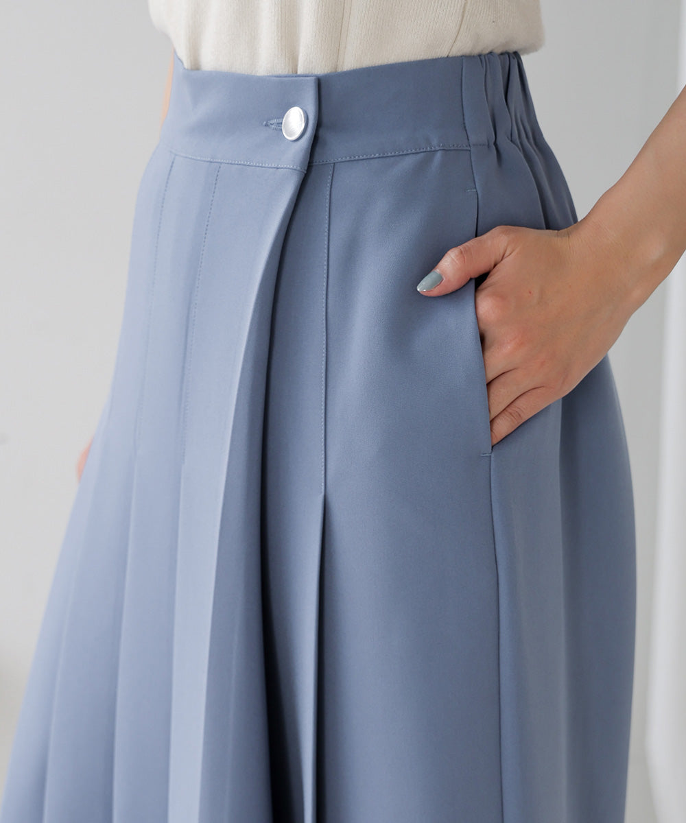 フロントプリーツパンツ