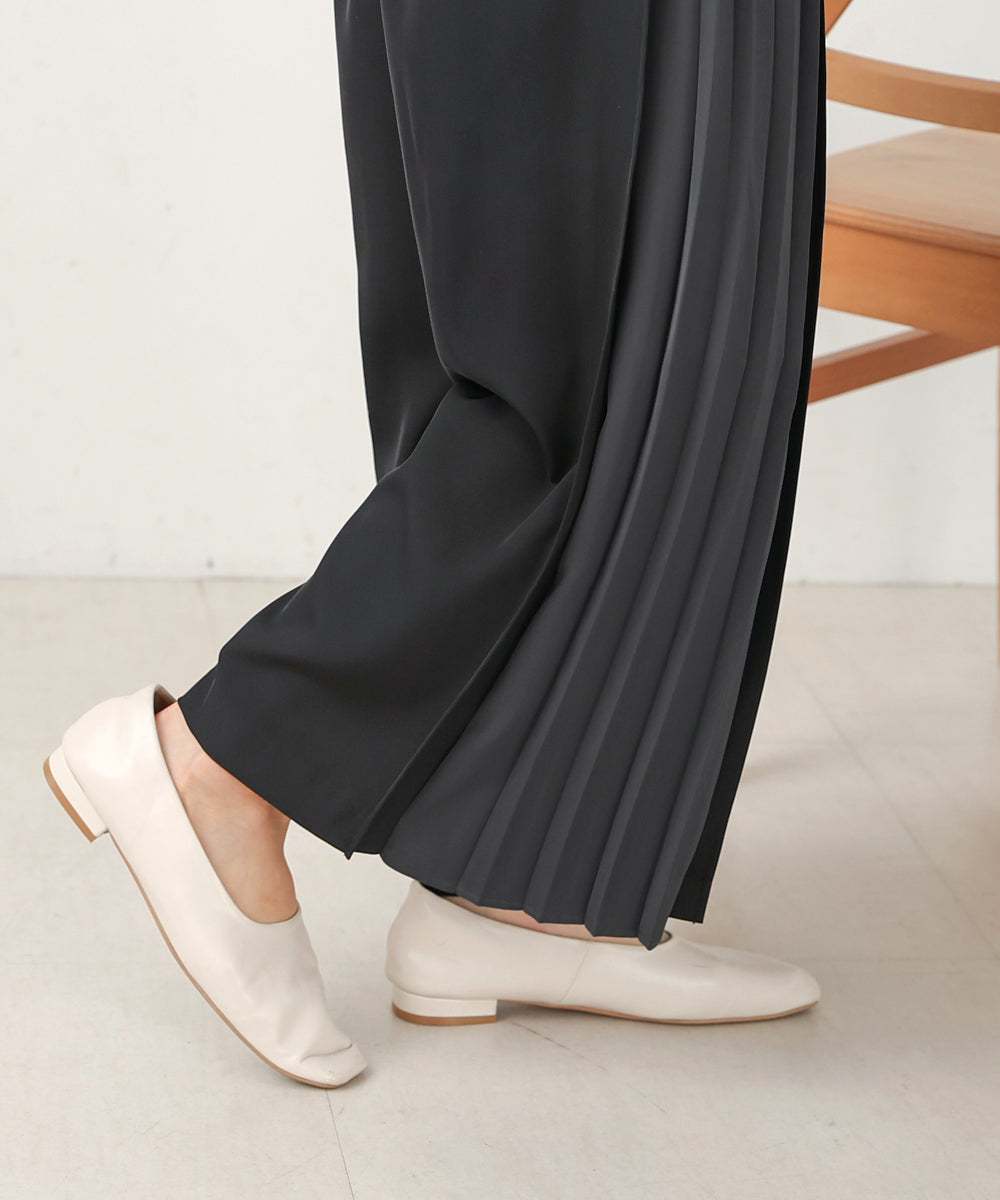 サイドプリーツパンツ