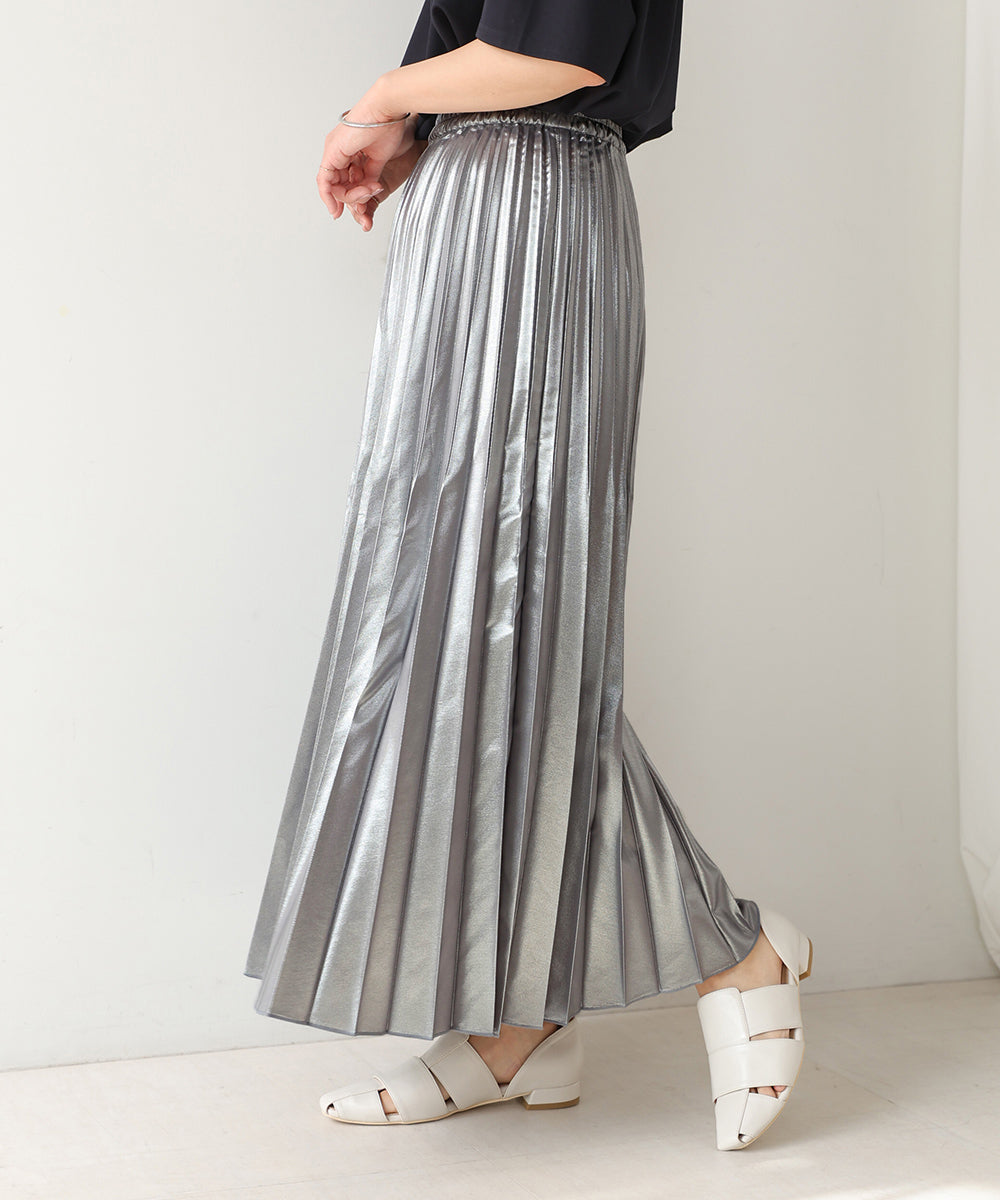 チンツ加工プリーツスカート