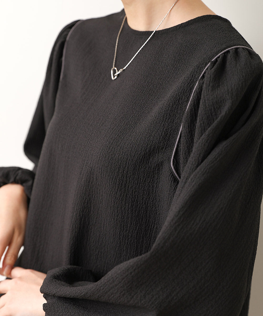 リップル加工パイピングブラウス