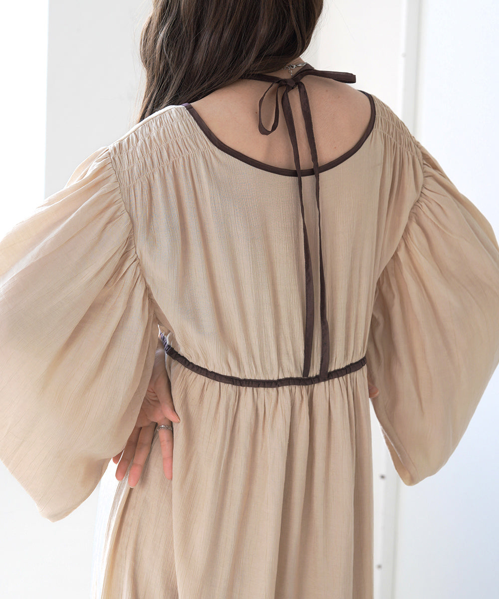 【低身長向けサイズあり】袖ボリュームパイピングワンピース