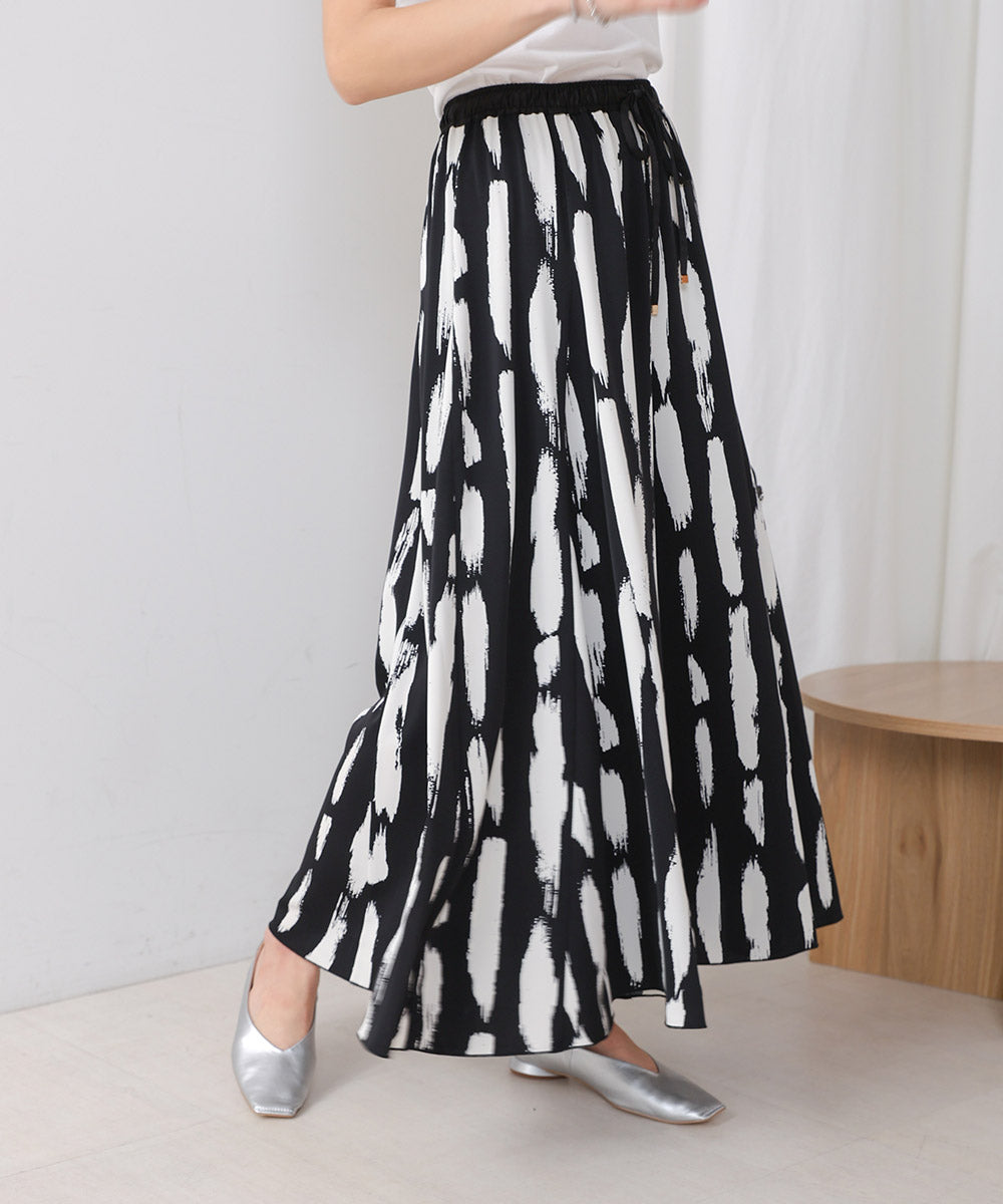 幾何学柄フレアパンツ