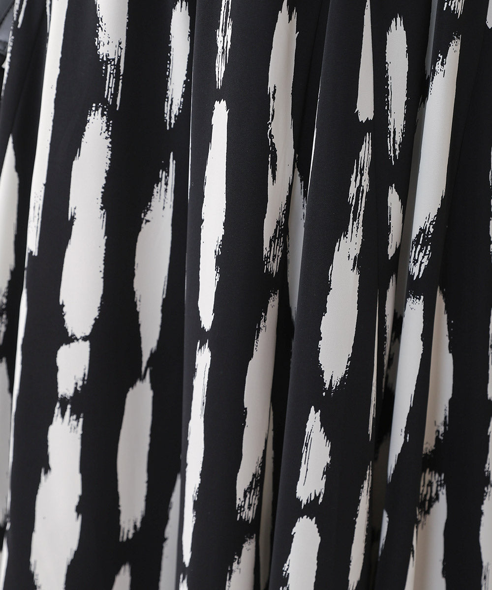 幾何学柄フレアパンツ