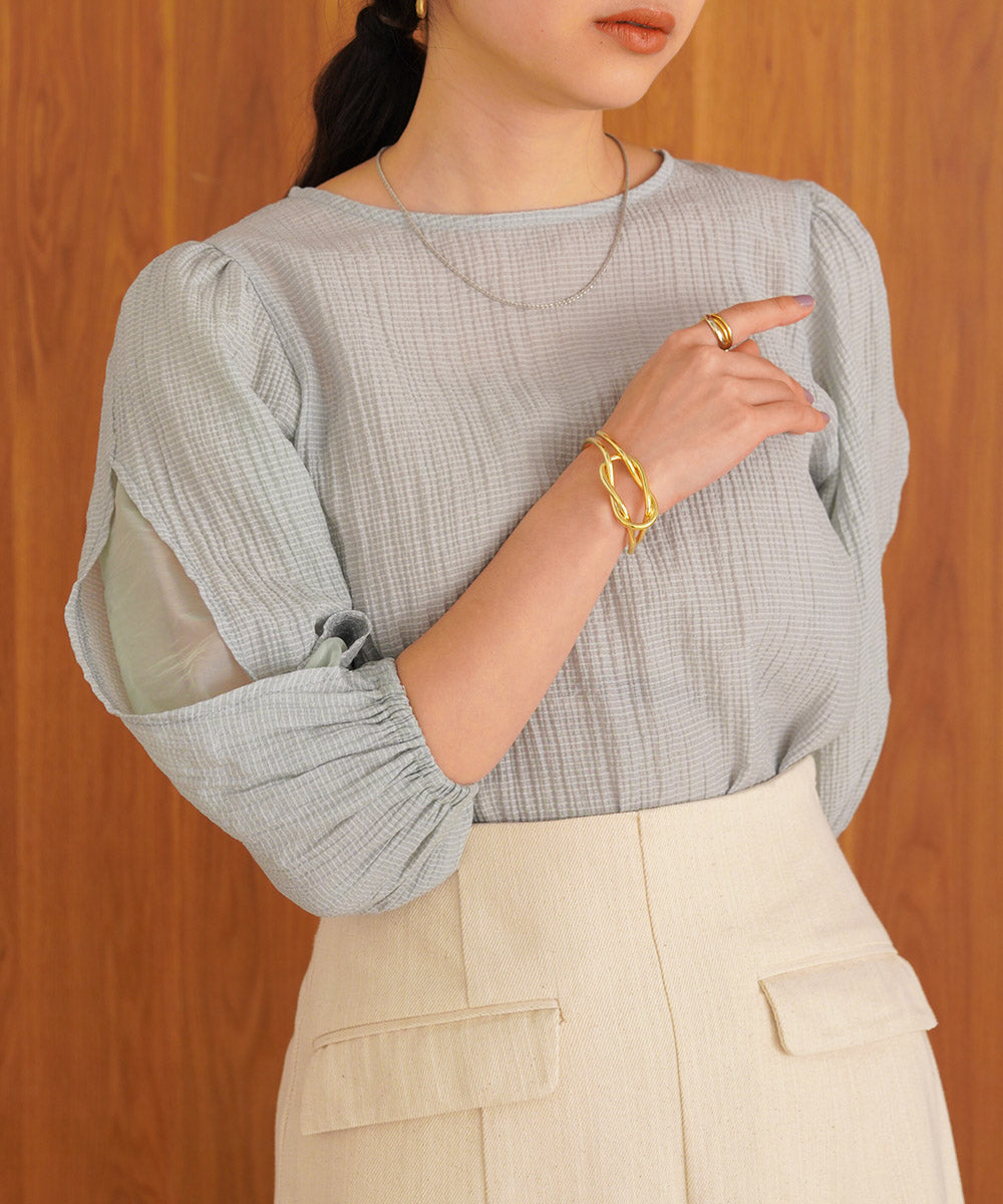 袖ボリュームシアー使いブラウス