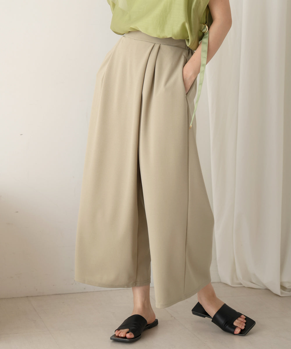 仮撚りタックストレートパンツ