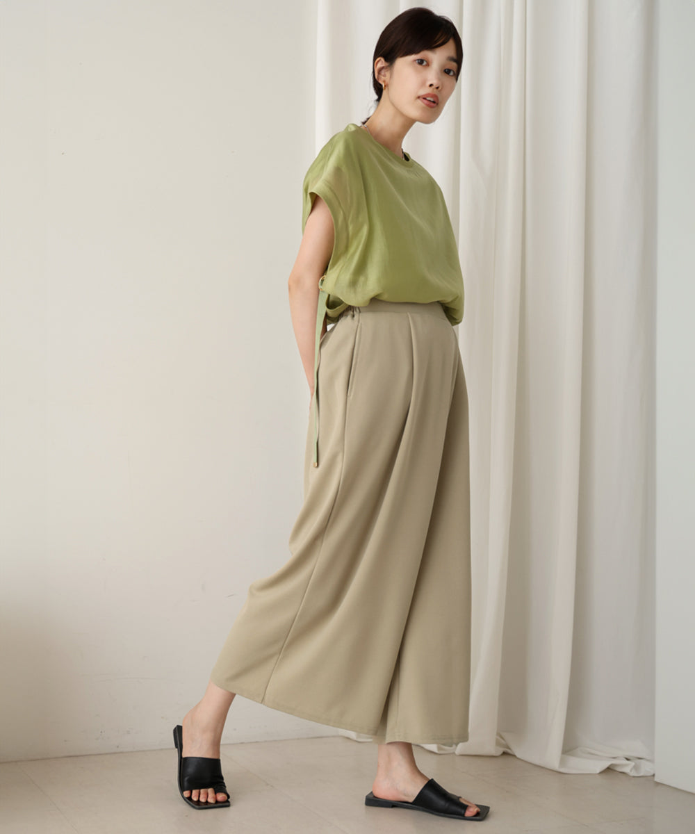 仮撚りタックストレートパンツ