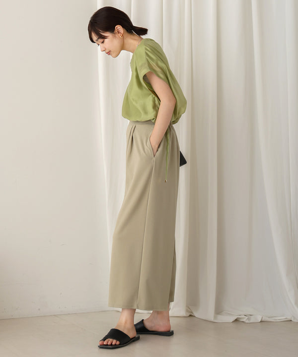仮撚りタックストレートパンツ