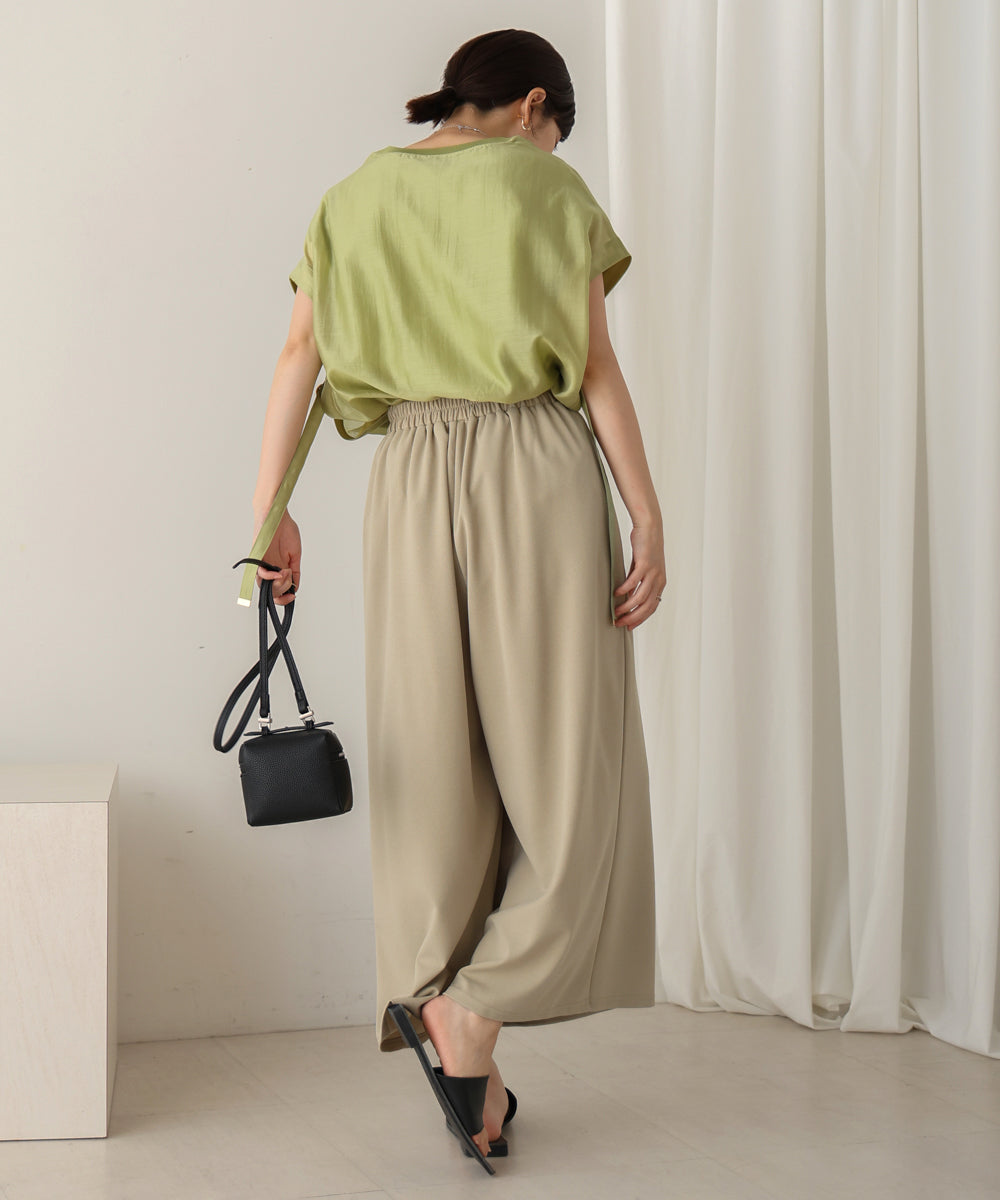 仮撚りタックストレートパンツ