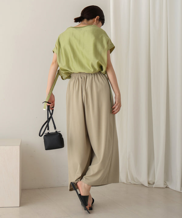 仮撚りタックストレートパンツ