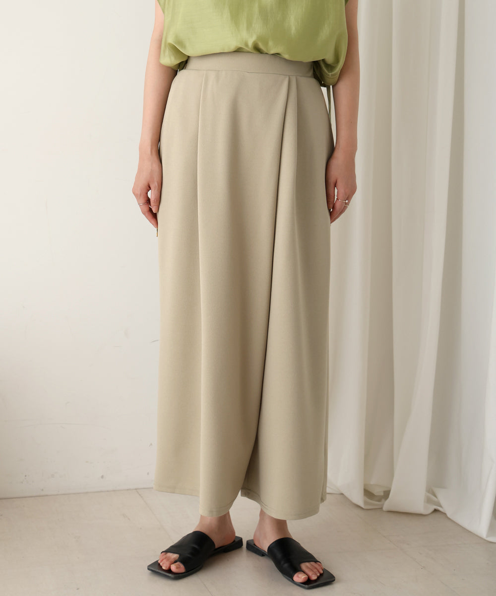 仮撚りタックストレートパンツ