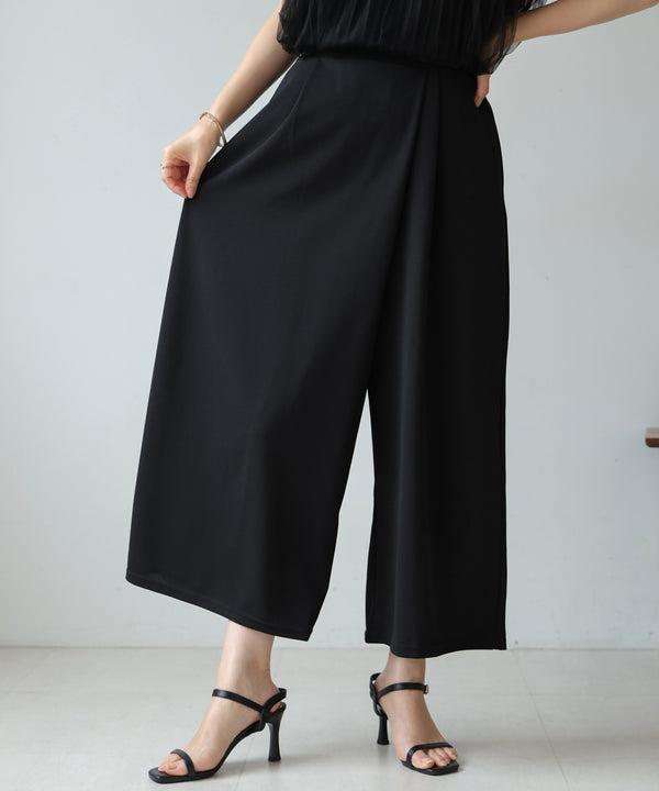 仮撚りタックストレートパンツ