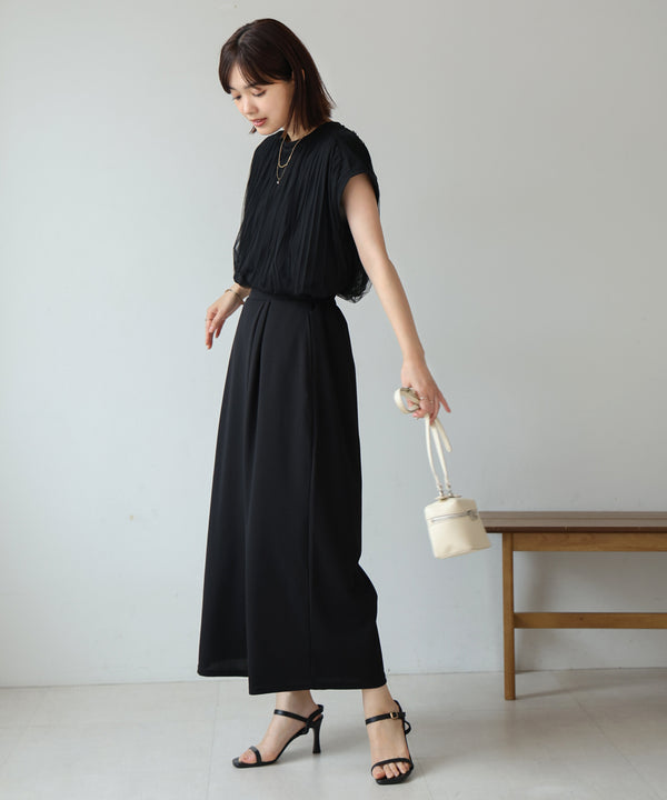 仮撚りタックストレートパンツ