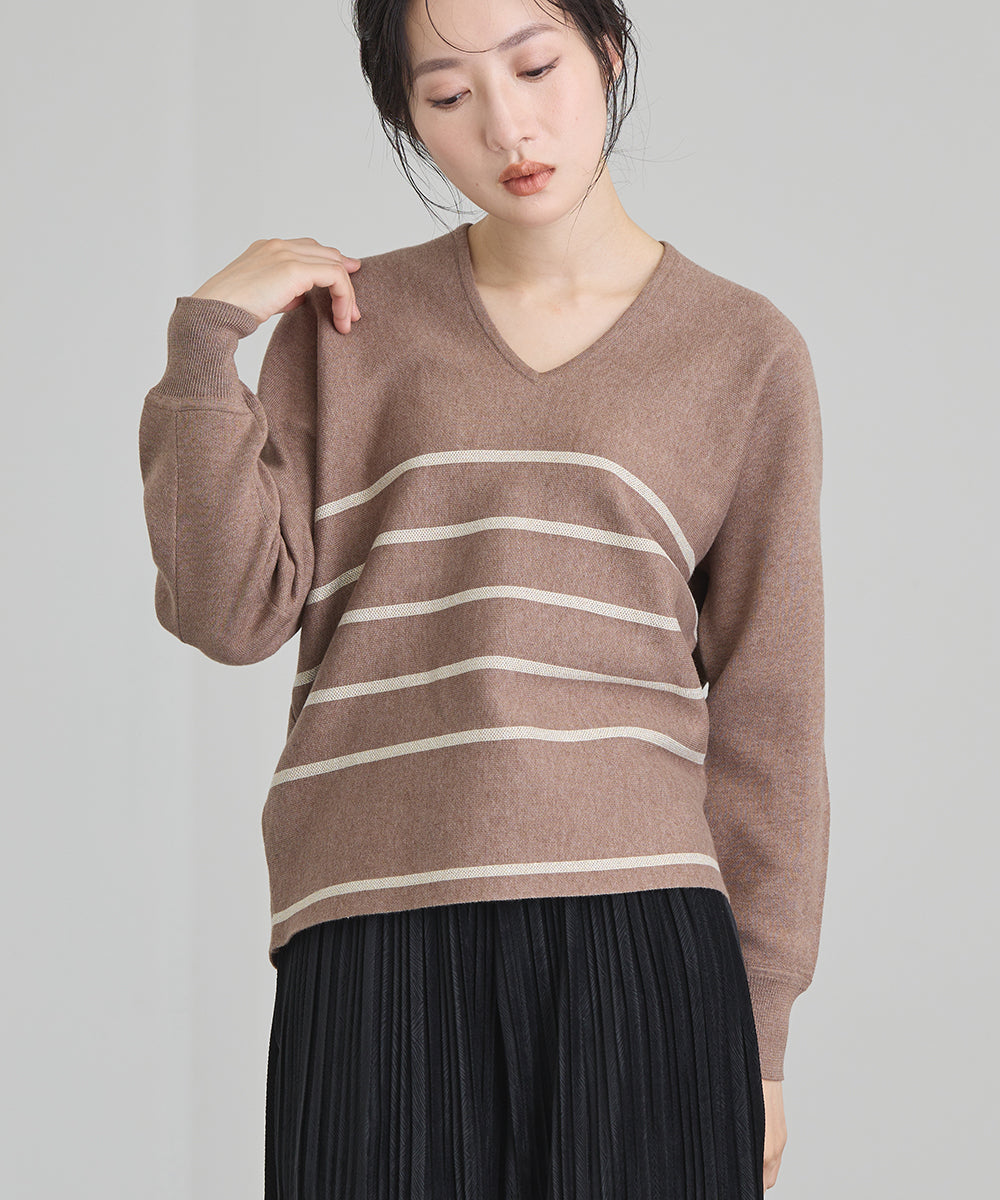 ラメボーダーVネックニット