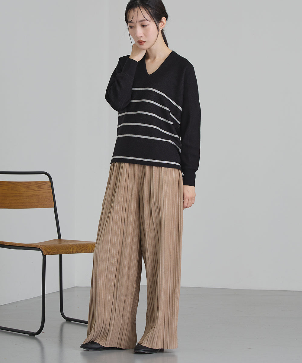 ラメボーダーVネックニット